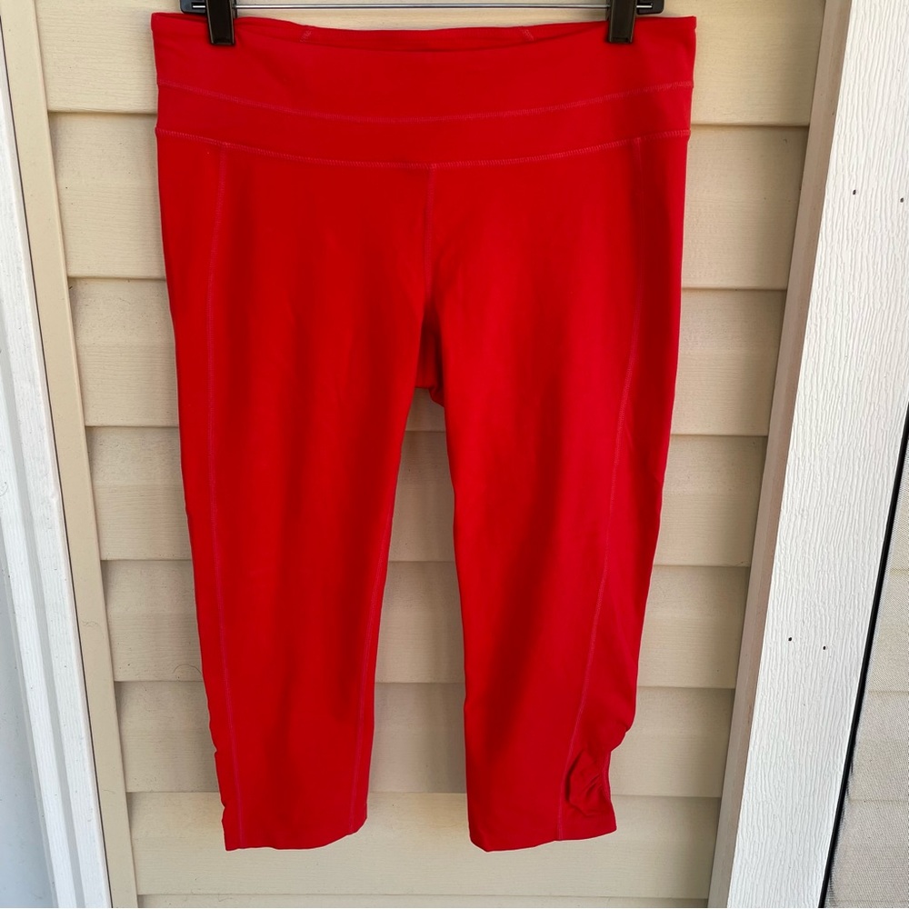 Athleta red cropped leggings EUC Large